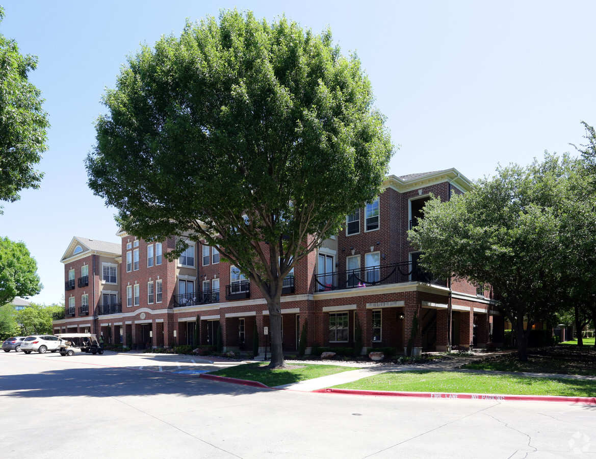 Lincoln At Towne Square - Haggar Sq Apartments Plano,Texas <br><img src=