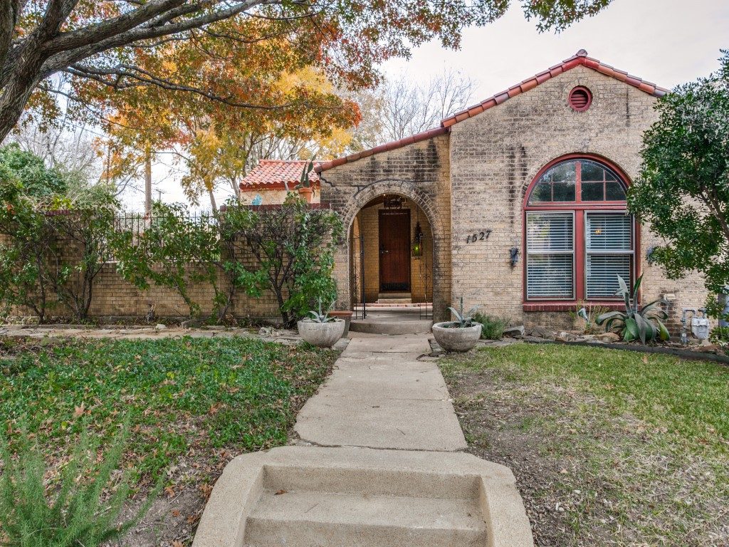 Beckley Club Estates Dallas,Texas <br><img src=